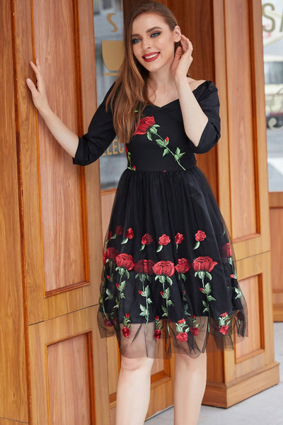 Vestido Vintage Negro Con Bordado De Rosas