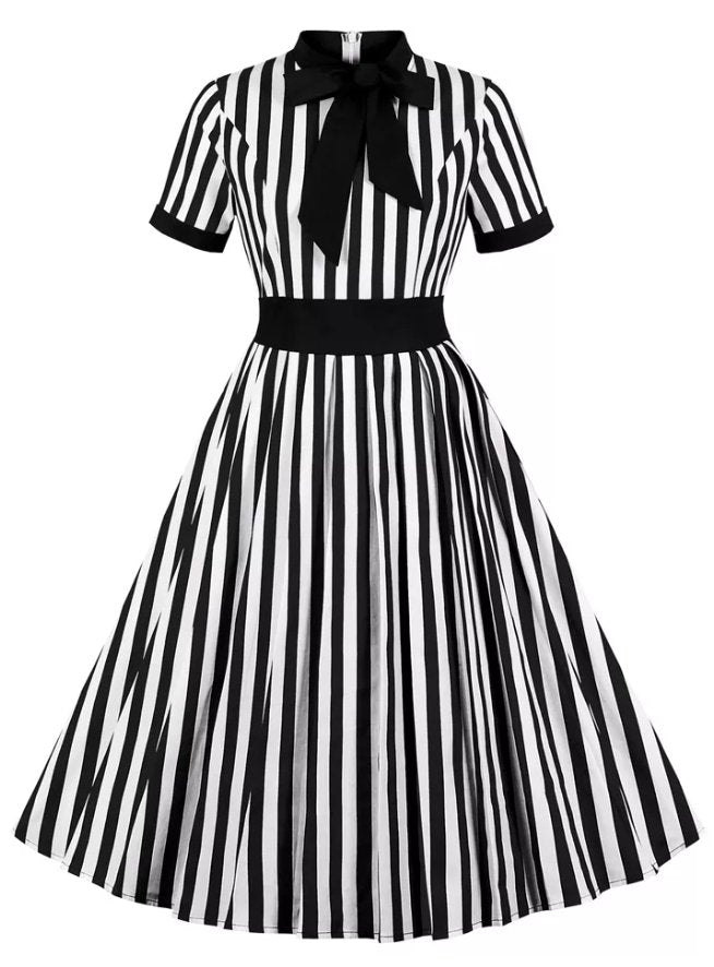 Vestido Estilo Trapecio Con Cinturón Y Lazo Vintage