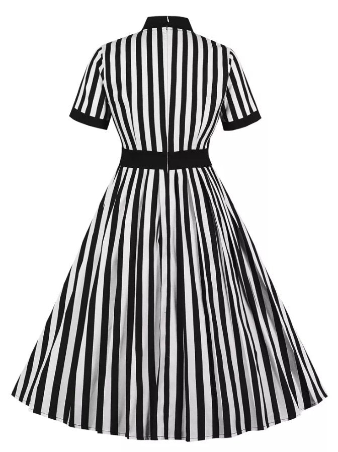 Vestido Estilo Trapecio Con Cinturón Y Lazo Vintage