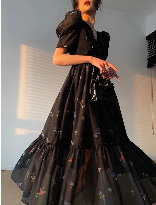 Vestido Vintage Negro Con Cuello En V